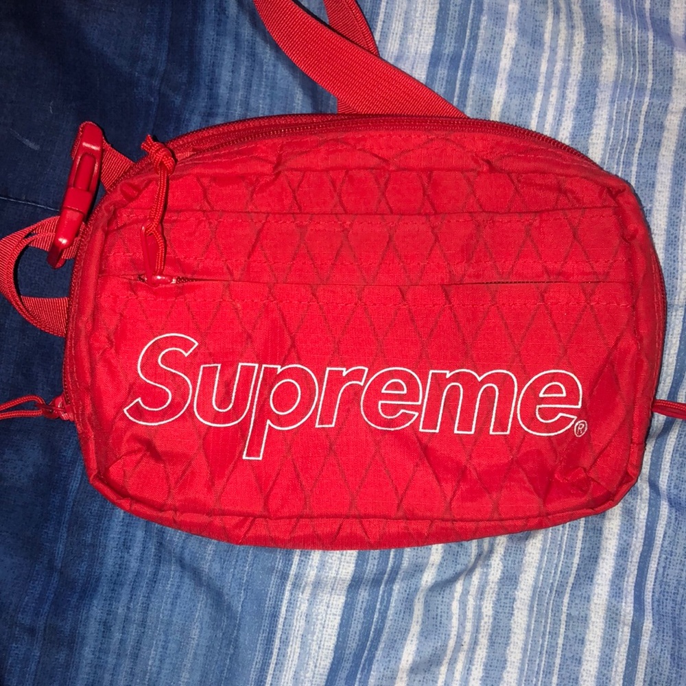Perfect condition, 100% authentic supreme bag
